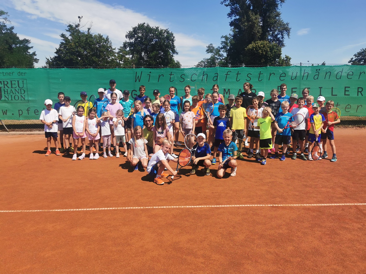 TENNISCAMPS FÜR KIDS & TEENS 2026